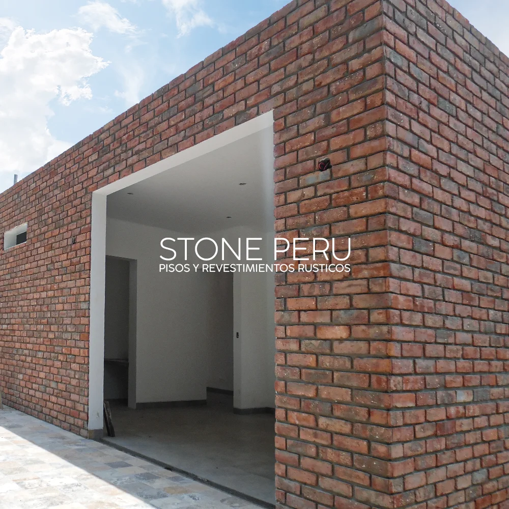 Revestimiento de Ladrillo Rococho Kala instalado en obra. Stone Peru.